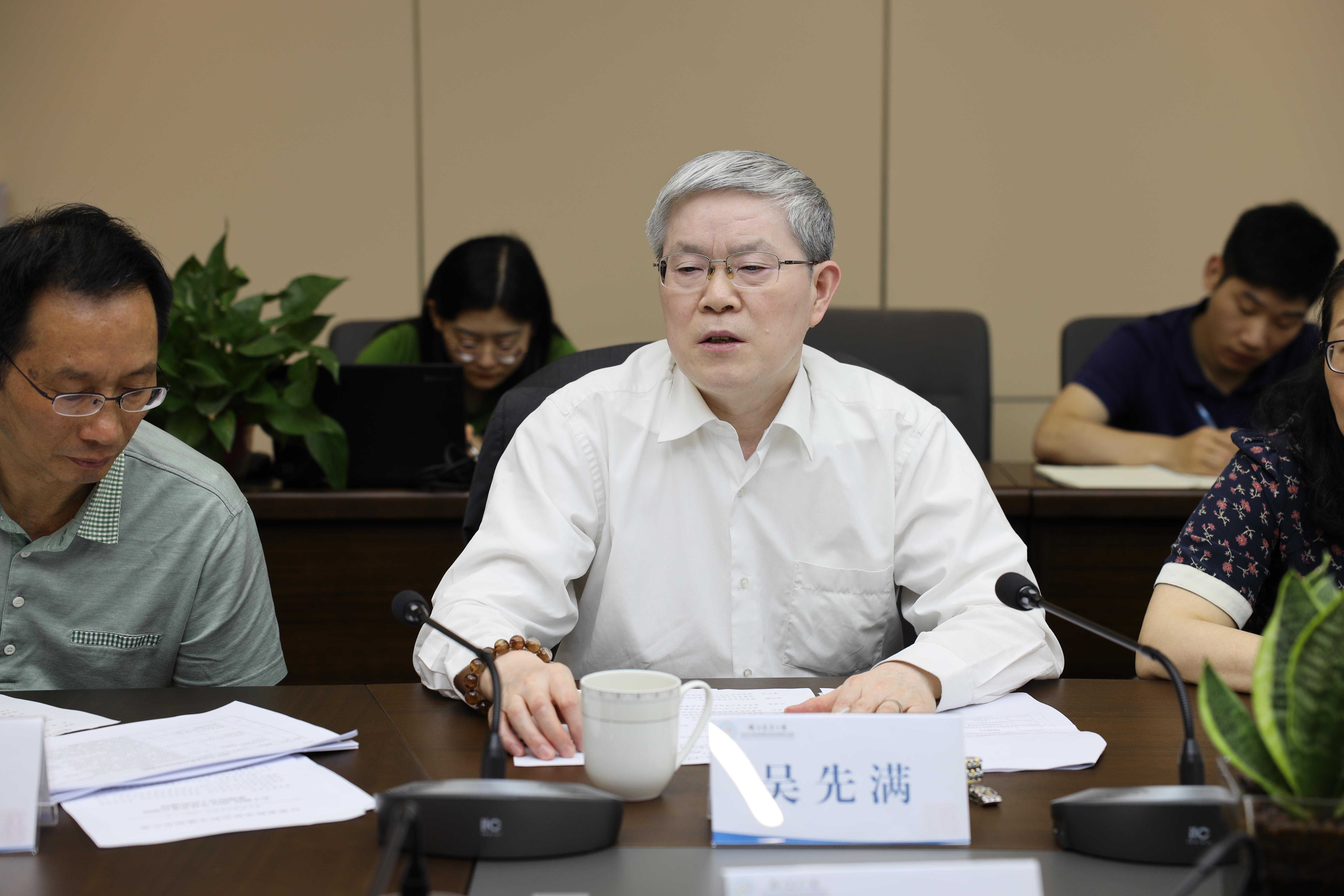 省农村经济研究中心主任邵红宁,南京农业大学经济管理学院教授钟甫宁